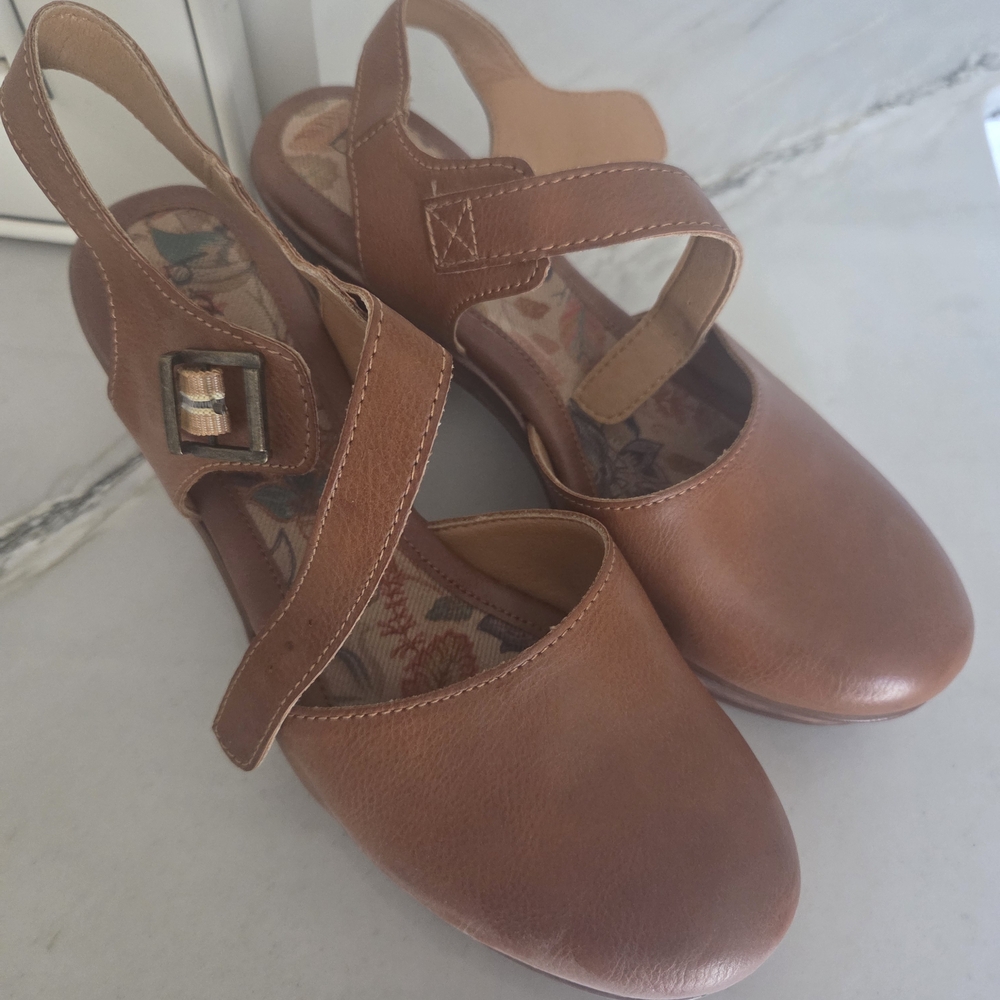 boc Tan Leather Women's Heels